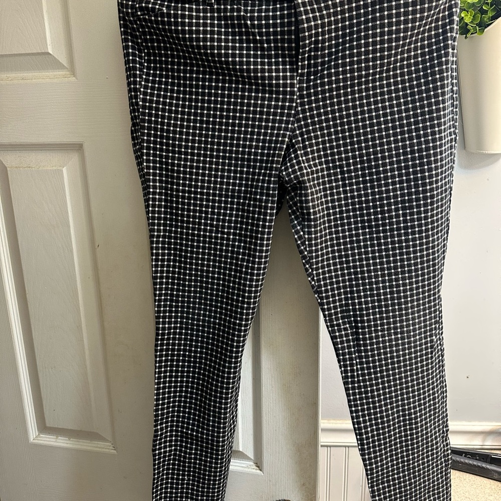 Old Navy Black and White Plaid Pants